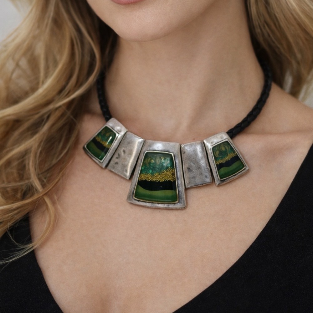 Chicos‎ Statement Necklace Womens Green Silver Braided Cord Art Glass Excellent